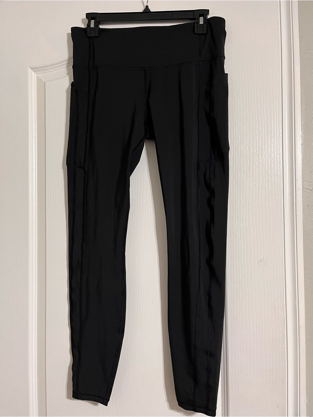 Athleta Black High-Rise Leggings with Side Pockets Size L “Like New”